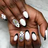 Puntas de Uñas Francesas Acabadas Color Blanco y Negro con Lunares y Flores de Margarita Forma Almendrada Larga Venta al por Mayor de Uñas Postizas de Fábrica