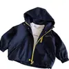 Jaquetas Infantis 2026 Primavera Meninos Tendência Cool com Capuz Corta-Vento Bebê Criança Estilosas Jaquetas para Exterior Meninas Fashion