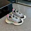 Zapatos para Niños 2024 Primavera/Otoño Nuevo Estilo Zapatos Tipo Papá para Niñas Zapatos de Malla para Niños Grandes Tela de Malla con Botones Zapatos Deportivos de Moda para Niños