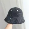 Chapéu de Balde de Pelúcia Luxuoso com Embellishments de Pérolas e Strass para Mulheres, Emagrecimento e Redução de Idade, Quente e Estiloso para Outono e Inverno, Chapéu de Pescador Casual
