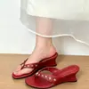 Chanclas con Tachuelas para Aumentar la Altura para Mujer, Nuevo Estilo Verano 2026, Sandalias de Tira Goma con Cuña Casual para Exteriores, Estilo Vacaciones en la Playa