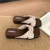 Pantuflas Blancas Estilo Francés Retro con Cuña y Suela Gruesa para Mujer, Para Verano al Aire Libre, Nuevo Modelo 2026, Sandalias Antideslizantes que Aumentan la Altura