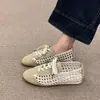 Zapatos planos de tejido estilo retro coreano extremadamente elegantes para mujer, nuevo modelo de verano, zapatos huecos transpirables perforados, zapatillas de entrenamiento casuales alemanas