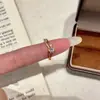 Nuevo anillo de diamantes de doble capa cruzado para mujer, nicho de lujo de alta gama, único y moderno, anillo abierto ajustable