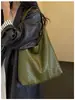 Bolsa de mão retrô da moda para mulheres, novo modelo de verão 2026, bolsa pequena versátil de grande capacidade para o dia a dia, de ombro e transversal