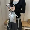 Diseño único, bolso de hombro casual, moderno y elegante, bolso personalizado para mujer, nueva colección de verano 2026, bolso tipo cubo