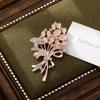 Broche Elegante e Doce de Liga para Mulheres com Pérolas e Diamantes, Broche Fofo para Decoração de Roupas de Meninas, Acessório Versátil de Corsage