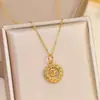 Colar Jardim de Rosas Feminino Novo Pingente de Flor Luxo Leve Design de Nicho Moda Mais Fácil de Combinar Corrente para Clavícula Presente Feminino