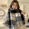Bufanda de Cachemir Sintético a Cuadros Clásicos para Mujer, Moda de Invierno Versátil, Bufanda Fina Cálida para el Cuello y Chal Exterior