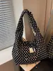 Bolsa de tela casual de gran capacidad para mujer 2026 Nueva moda Lunares Hombro Axila Viaje diario Tote Bolsa grande