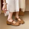 Nuevos zapatos Mary Jane de gamuza con puntera dividida y correa baja de corte bajo 2026 para mujer, estilo otoño