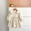Novo Vestido de Primavera/Outono para Meninas Pequenas Macacão de Bebê Estilo Coreano Gola Boneca Manga Longa Roupinhas de Bebê Menina Vestido Infantil