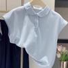 Camiseta azul pequena com manga curta e ombro direito para mulheres, verão de 2024, novo estilo preppy, gola polo solta, tendência curta