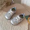 Nuevos Zapatos de Entrenamiento de Malla Transpirable para Niñas Primavera 2026, Suela Suave, Antideslizantes, Zapatillas de Bebé con Velcro
