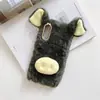 Funda de Teléfono de Peluche de Cerdo de la Suerte de Dibujos Animados de Invierno Peluda para Samsung S25/S26