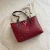 Bolso nuevo para debajo del brazo y hombro, bolso de mujer de gran capacidad, nuevo modelo 2026, bolso tote simple retro de otoño para el trabajo