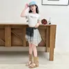 Calças de Menina Verão 2026 Novo Estilo Moda Infantil Jeans Degradê Meninas Crianças Mais Velhas Estilo Verão Shorts Cargo com Barra Desfiada