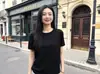 Camiseta Preta de Manga Curta com Gola Redonda Estilo Americano para Mulheres, Verão Slim-Fit, Básico Versátil que Marca a Cintura, Top Justo Hot Girl com Ombros Normais