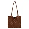 Bolso de mano de lunares al por mayor transfronterizo para mujer, nuevo bolso de hombro retro de otoño 2026, tote grande de capacidad para uso diario