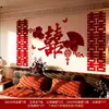 Set de decoración para habitación de boda, incluyendo artículos para el dormitorio de los novios, decoraciones para la pared del cabecero y arreglos florales para crear una atmósfera romántica en la habitación del hotel.