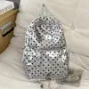 Mochila de bolinhas de grande capacidade, modelo novo 2026, transfronteiriça, fofa e estilosa, adequada para estudantes, viagens casuais e uso ao ar livre