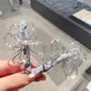 Presilha de Cabelo de Uma Palavra Flor Oca Bordada à Mão de Luxo Leve Dongdaemun Coreano Presilha para Cabelos Rebeldes de Temperamento de Alta Qualidade Novos Acessórios de Cabelo