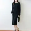Novo Vestido de Malha Gola Redonda 100% Lã Outono e Inverno Feminino Listras Verticais Design Simples Saia Longa Suéter