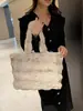 Bolso de hombro de felpa transfronterizo para otoño e invierno, gran capacidad, bolso tote suave y esponjoso, estilo delicado, adecuado para estudiantes y personas que van al trabajo
