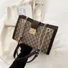 Bolsa Tote Estampada de Grande Capacidade Moda Europeia e Americana 2026 Bolsa Feminina Nova Tendência Retro Casual Bolsa de Corrente Bolsa de Ombro Único de Axila