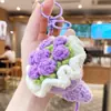 Buquê de Flores de Lã Acabado Crochê à Mão, Chaveiro de Rosa, Presente Criativo, Presente de Feriado, Pingente de Bolsa