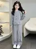 Conjunto de Sudadera Casual Sencilla para Niñas 2026 Primavera y Otoño Nueva Moda Deportiva Conjunto de Dos Piezas Holgado Elegante