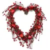 Corona de Frutos Rojos en Forma de Corazón para el Día de San Valentín al por Mayor Personalizada Decoración de Fiesta Europea y Americana Colgante de Pared Corazón de Bayas Simuladas Decoración de Puerta