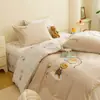 Juego de cuatro piezas de algodón cepillado con estampado de elefantito en polvo 100% algodón puro funda de edredón bordada sábana bajera faldón de cama juego de tres piezas ropa de cama