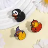 Broches Divertidos de la Serie del Patito Amarillo, Regalos Creativos de Animales para Halloween, Broches para Ropa, Accesorios Versátiles, Pines