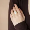 Diseño Original Mundo Zhen Bao Gu Fa Incrustaciones de Oro Jade Blanco Natural Hotan Suet Anillo S925 Anillo para Dedo Pequeño de Mujer