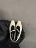Zapatos de mujer de estilo francés con resorte plateado plano para entretiempo, modelo popular nuevo 2024 para combinar con faldas, zapatos Mary Jane para la noche