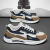 Zapatos de Hombre Estilo Caliente 2026 Verano Nuevos Superficie de Cuero Impermeables Casuales Deportivos Moda Tendencia Running Zapatos de Papá D292
