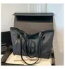Bolsa de axila de grande capacidade para o dia a dia 2025 nova bolsa feminina bolsa de ombro casual estilosa bolsa tote elegante com bloqueio de cores