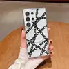 2026 Nuevo Modelo Creativo Funda para Teléfono con Cadena para Samsung S23/S24 Cubierta Protectora Transparente Magnética Venta al por Mayor