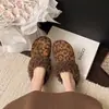 2026 Nuevos Zapatos Birkenstock de Lana Rizada Otoño Invierno Ropa de Exterior para Mujer Felpa Cálida Antideslizantes Suela Plana Punta Cerrada Zapatillas de Media Caña Zapatos de Algodón