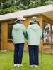 Uniforme escolar para estudiantes de primaria Ropa de carga verde Conjunto de tres piezas Ropa de clase infantil extraíble Traje de jardín de infantes Ropa de jardín forrada de vellón
