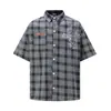 Camisa de Manga Corta con Bolsillo Bordado de Letras con Pedrería a Cuadros para Hombre, Nuevo Top Holgado Casual Estilo Universitario Primavera/Verano para Mujer