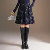 Elegante falda de lana para mujer, nuevo estilo otoño e invierno 2026, de cintura alta, que cubre la cadera, falda de paraguas adelgazante para cuerpo con forma de pera