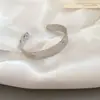Pulsera Abierta Geométrica Redonda de Metal Exagerada Europea y Americana Texturizada Lujo Accesible Pulsera de Gama Alta Pulsera Elegante de Moda para Mujer