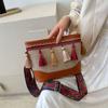 Bolso bandolera de hombro para mujer, estilo étnico, con borlas que combinan con todo, de moda de verano 2023, bolso de mano sencillo