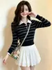 Nueva colección de otoño: Suéter de punto a rayas con bloques de color y cuello polo, estilo coreano, elegante, ajustado y que realza la figura, para usar en capas