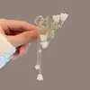 Clipe Fixador de Rabo de Cavalo Alto Lírio do Vale Grampo para Cabelo Feminino, Prendedor de Cabelo Garra para Coque com Borla Rosa