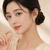 Pendientes franceses huecos de plata 925 estilo nuevo personalizados con diamantes, pendientes vintage de lujo ligero de mariposa nicho personalizados con perlas para mujer