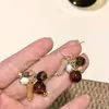 Pendientes Asimétricos de Madera Exótica Retro de Nicho Hechos a Mano con Cuentas de Cristal Pendientes de Botón Colgante Pendientes de Corazón Rojo