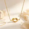 Collar con Colgante de Corazón Anudado Versátil de Nicho para Mujer Acero de Titanio de Alta Gama Chapado en Oro de 18 Quilates Cadena para Clavícula que No se Desvanece Joyería